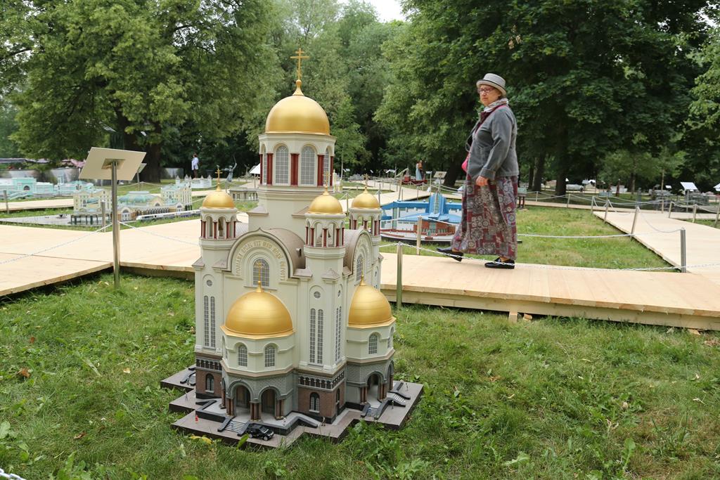 Вся Россия за один час: В Москве открылся парк миниатюр