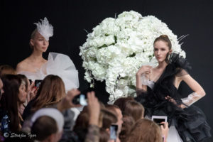 Cовместный показ модного дома Светланы Евстигнеевой и дизайнера бренда головных уборов и аксессуаров BeretkAh