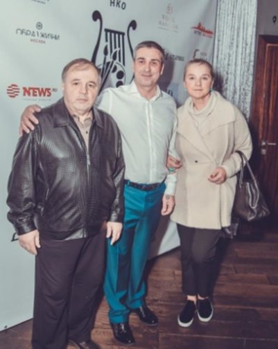 Закрытие выставки “Художественный мост” в Kalina Bar
