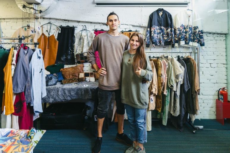 На арт-ярмарке Happy Market проведут «Ревизию гардероба»