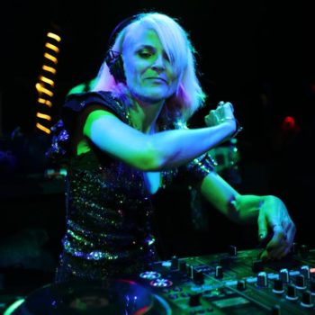 Зрителей фестиваля “Дикая Мята” ждет ночное шоу Faithless DJ Set