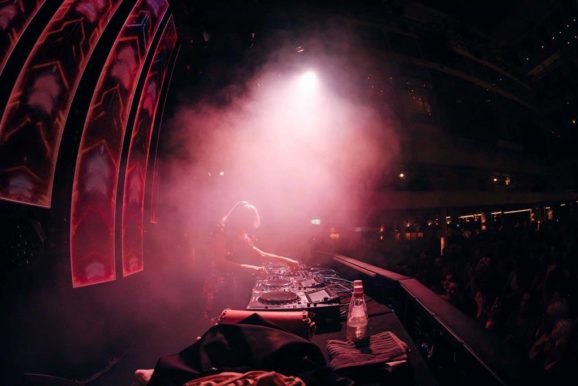 Зрителей фестиваля “Дикая Мята” ждет ночное шоу Faithless DJ Set