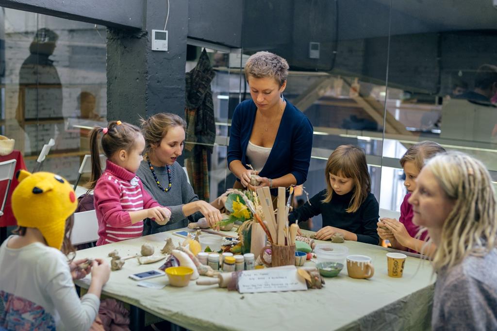 На арт-ярмарке Happy Market проведут «Ревизию гардероба»