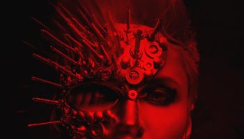 SHENA? представила новый альбом «8 грех»