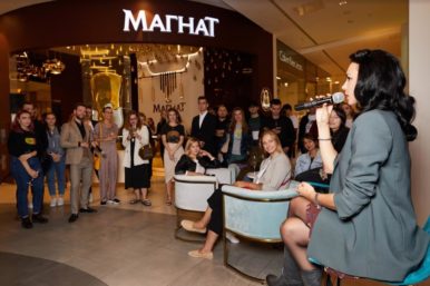 Новая героиня на вечеринке Магната – актриса Настасья Самбурская