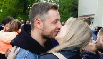 В Москве установили рекорд по поцелуям
