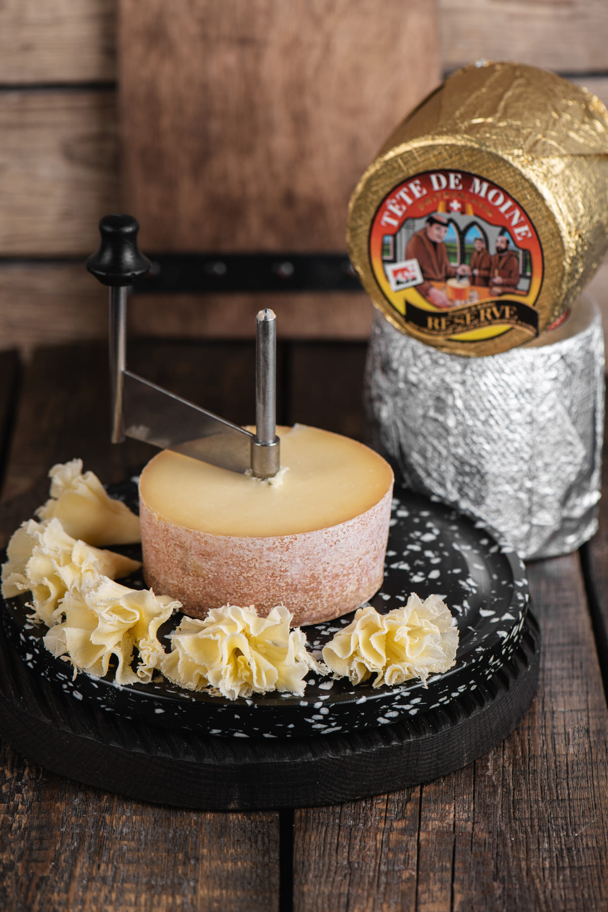 Tête de Moine швейцарский сыр